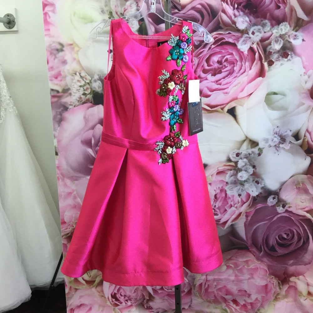Mac Duggal homecoming dress